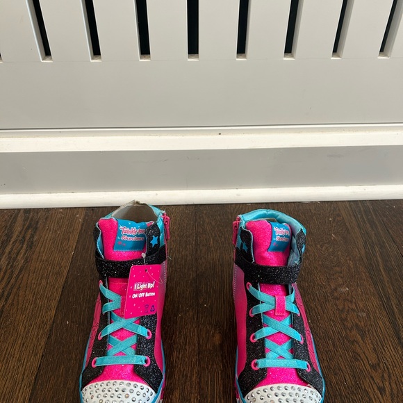 NWT Skechers Pop Princess Emoji Light Up Sneakers Kids Size 3 - Picture 3 of 6